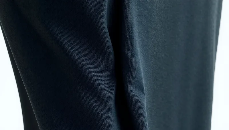 What is Fabric Grin Through? The Squat-Proof Guide